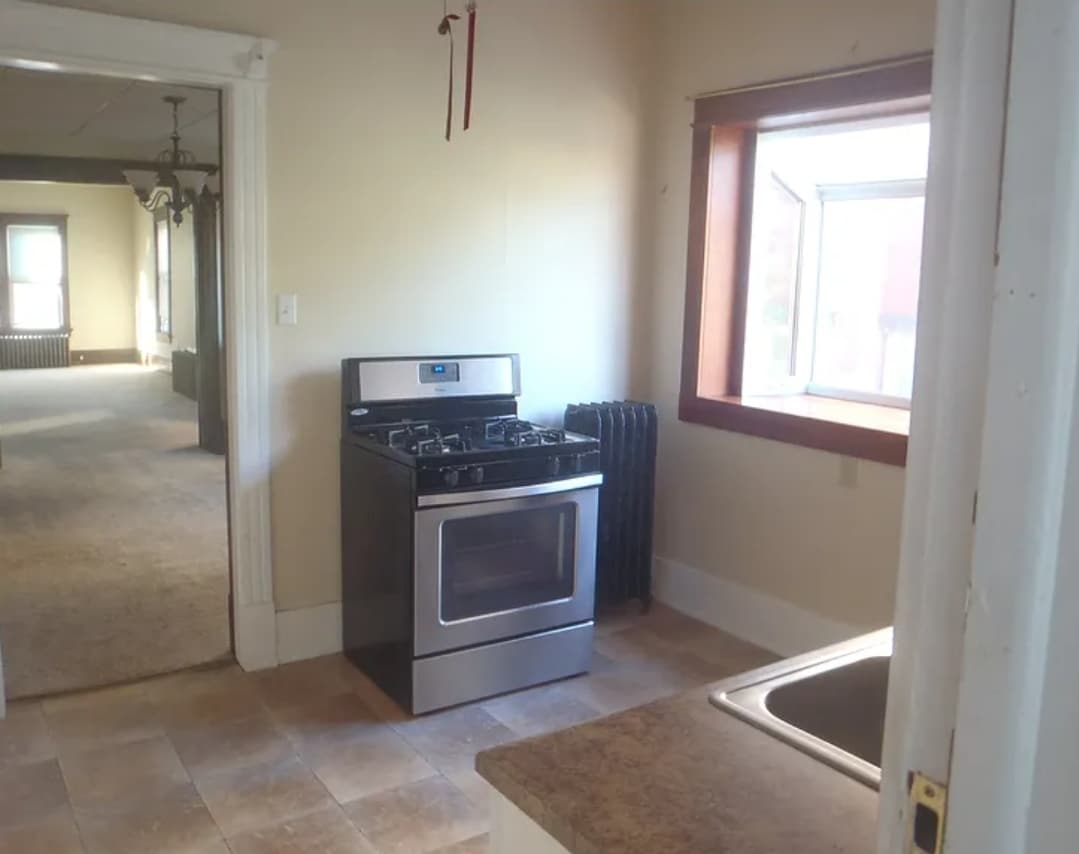 Building Photo - 541 W 9th St