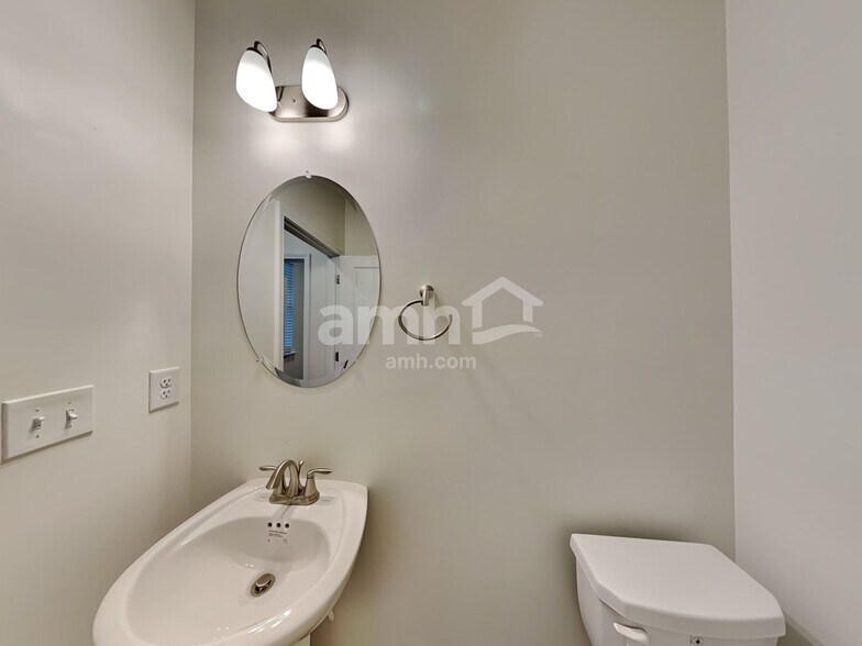 Building Photo - 20423 Calla Lily Dr