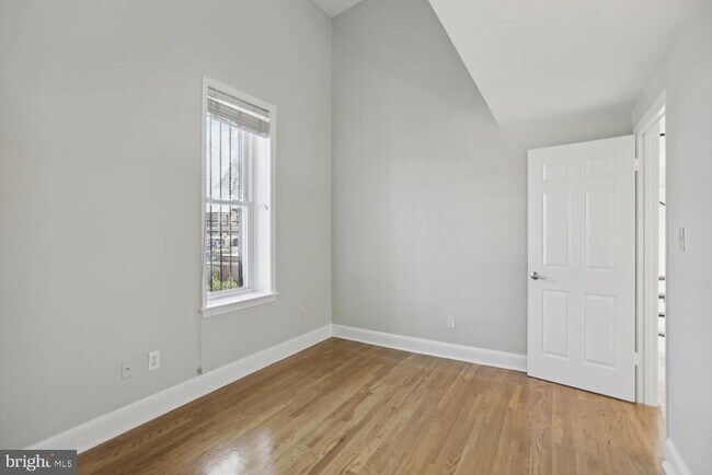 Building Photo - 676 4th St NE