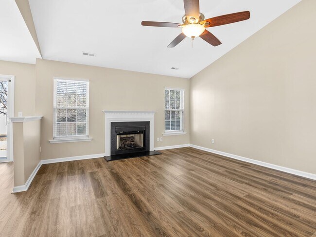 Building Photo - Beautiful 4 BR,  2 BA Ranch Home - District 2