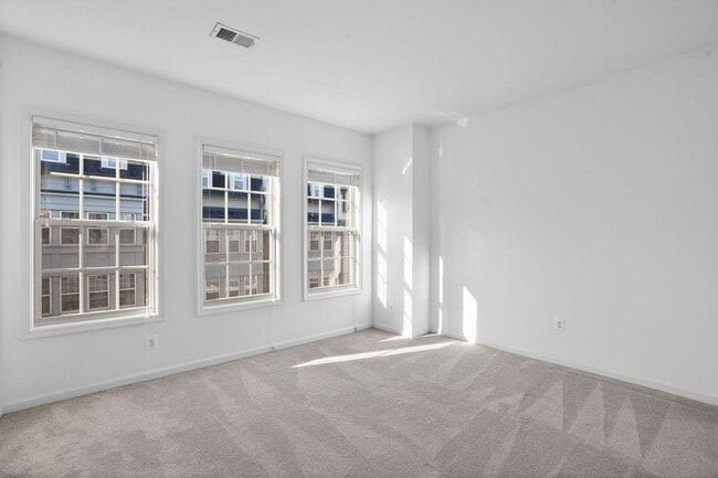 Building Photo - 610 Sprintsail Way