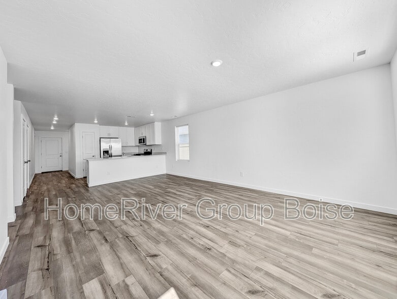 Building Photo - 20444 Owl Creek Ave