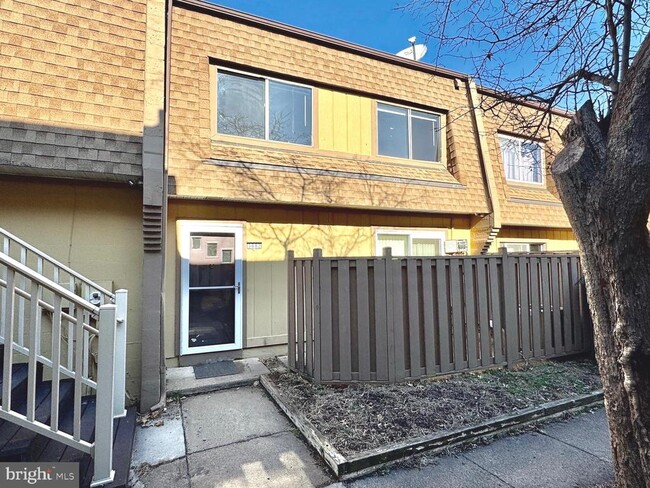 Building Photo - 3882 Manzanita Pl