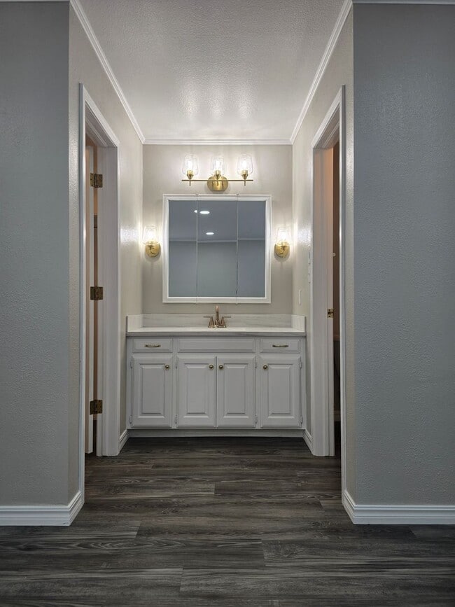 Building Photo - 3 Bedroom 2 Bath home in Shawnee!