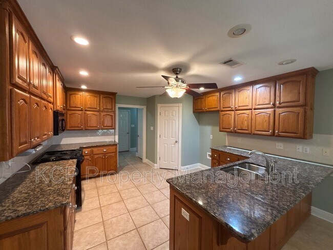 Building Photo - 2109 Barrington Dr