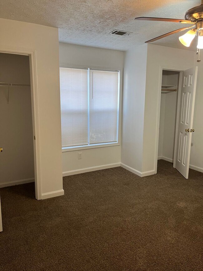 Building Photo - 5409 Sugarmill Dr