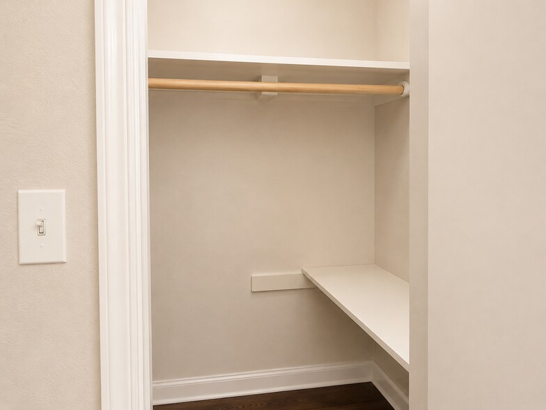 Building Photo - 126 Hollyhill Ln