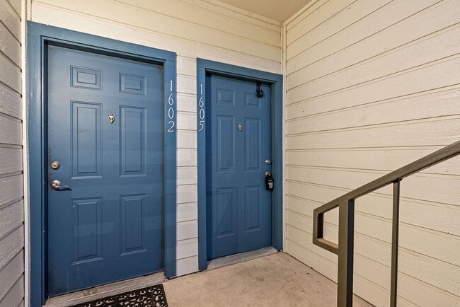 Building Photo - Amazing 1 bedroom, 1 bathroom Condo in Montevista!