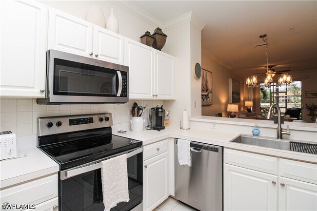 Building Photo - 8217 Parkstone Pl