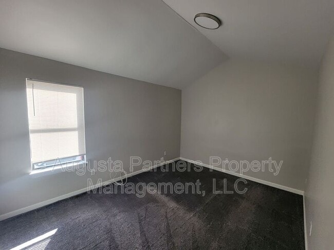 Building Photo - 152 Chalet North CT