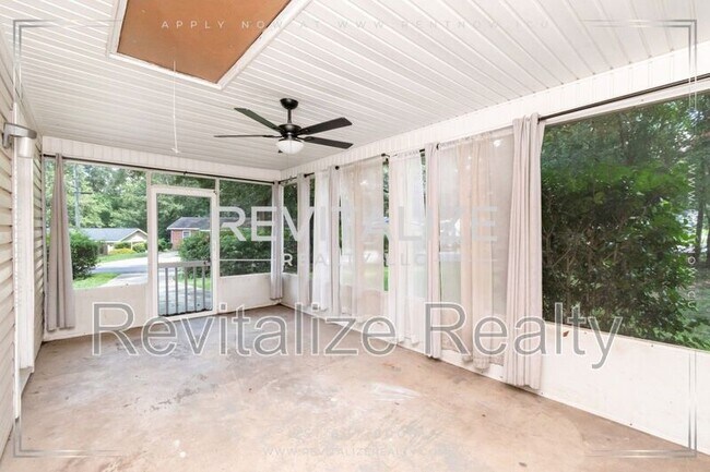 Building Photo - 4053 Sallie Ct