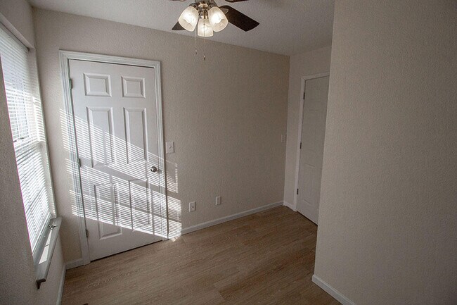 Building Photo - 5340 Godas Cir