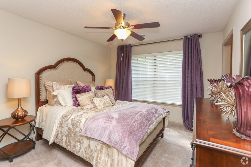 Interior Photo - 83 Reserve