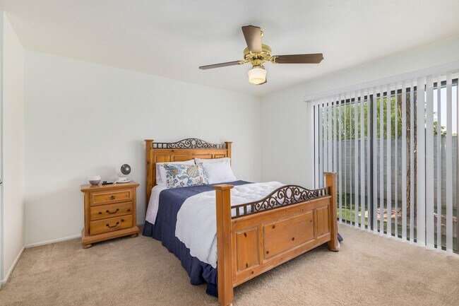 Building Photo - 3-Bedroom Furnished Townhouse with Private...