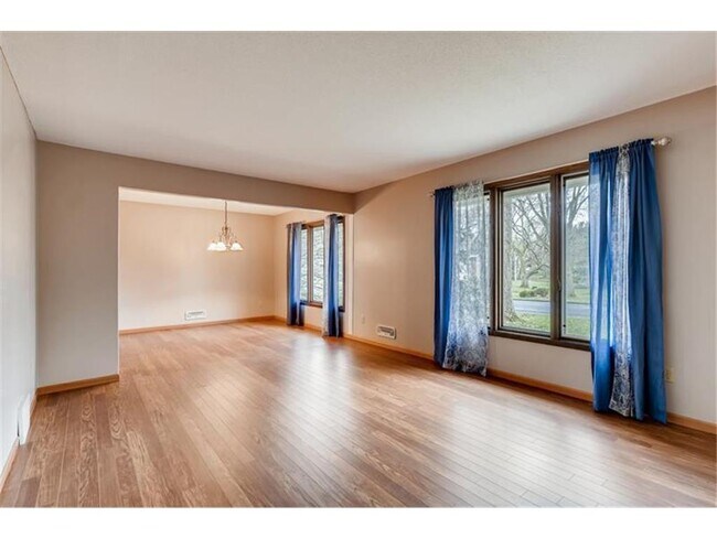 Building Photo - 7741 Heritage Rd