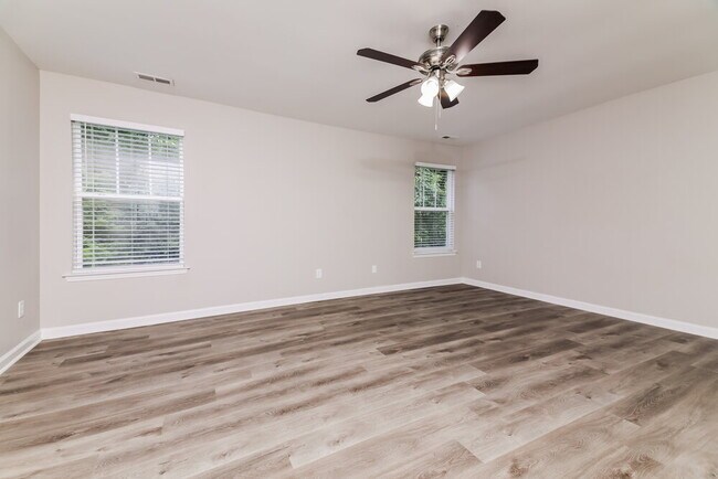 Building Photo - 3501 Pinkham Way