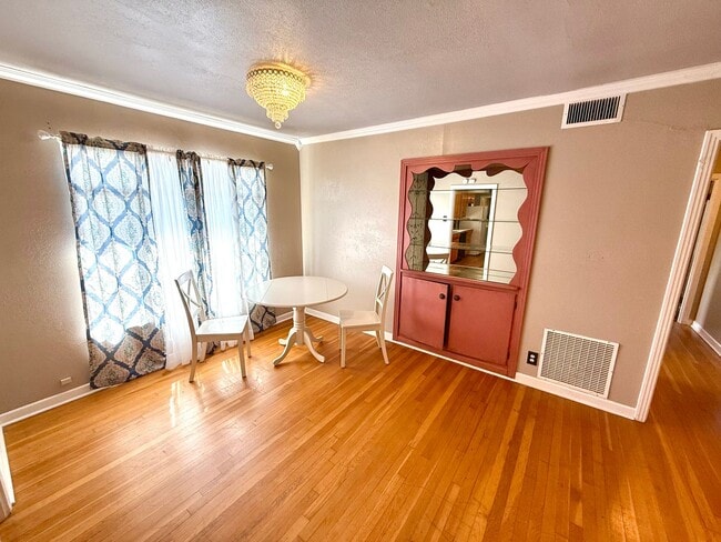 Building Photo - **APPLICATION RECEIVED** *MOVE IN SPECIAL* Gated Home With Hill Country Living Just Minutes From ...