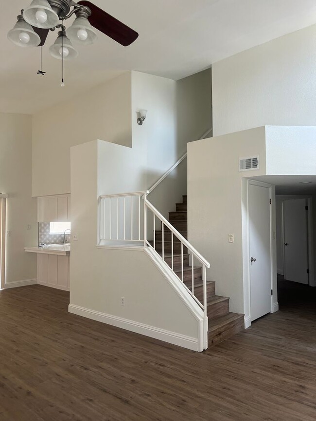 Building Photo - Silver Creek Home in Southwest Bakersfield