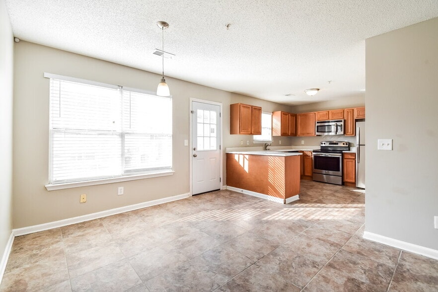 Building Photo - 111 Watercress Ct