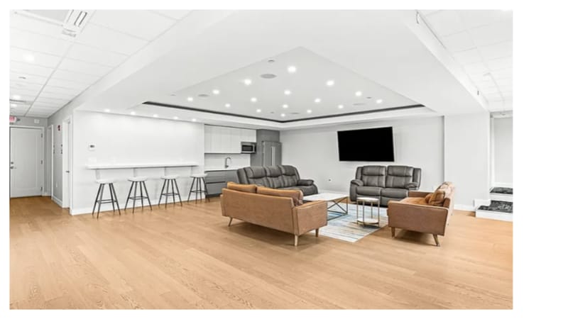 Building Photo - 932 Broadway