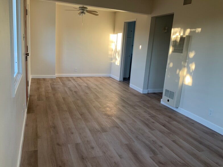 Building Photo - 4400 N Lakewood Blvd