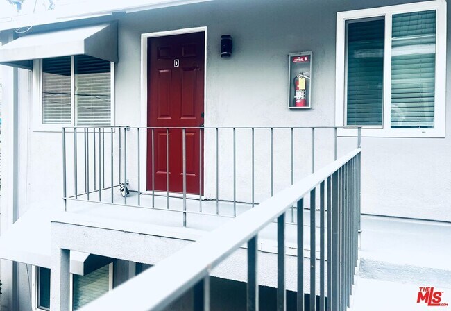 Building Photo - 451 Ivy St