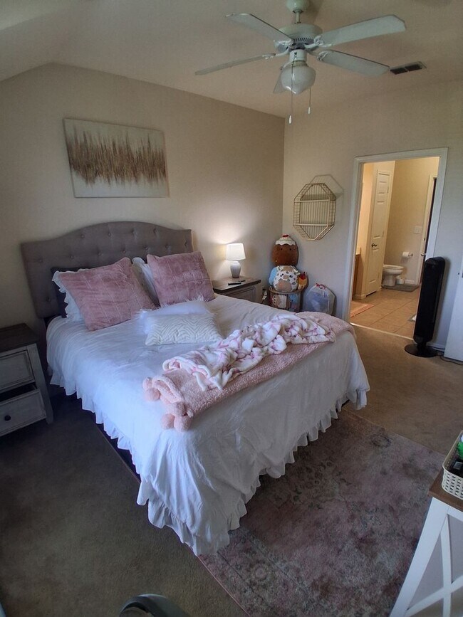 Building Photo - Midtown Village 2 Bed 2 Bath Condo! Available July!