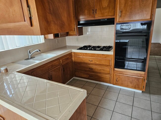 Building Photo - 2 Bedroom - 1 Bathroom unit in Point Loma