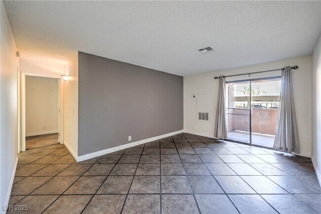 Building Photo - 3151 N Soaring Gulls Dr