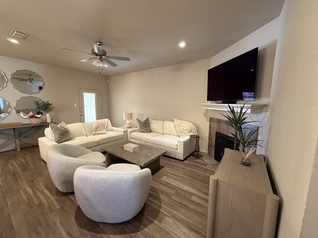 Building Photo - 2111 10th St