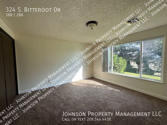 Building Photo - 324 Bitteroot Dr