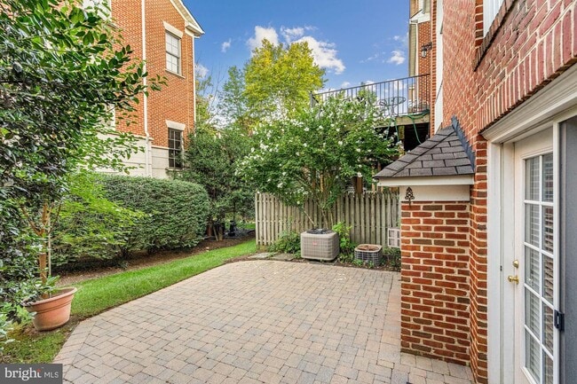 Building Photo - 8629 Terrace Garden Way