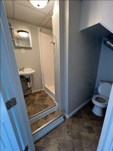 Building Photo - 5118 Globe Ave