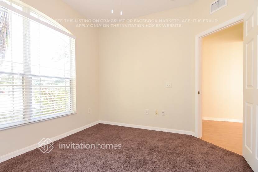 Building Photo - 3231 70th Ct E