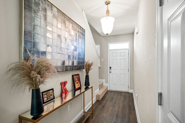 Building Photo - NEW LOW PRICE!!