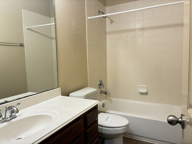 Building Photo - 6111 Grassy Haven Ln