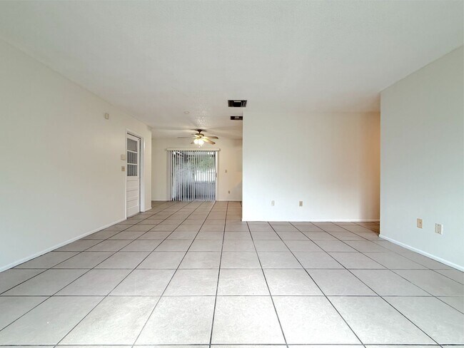 Building Photo - 3/2 Home in College Park