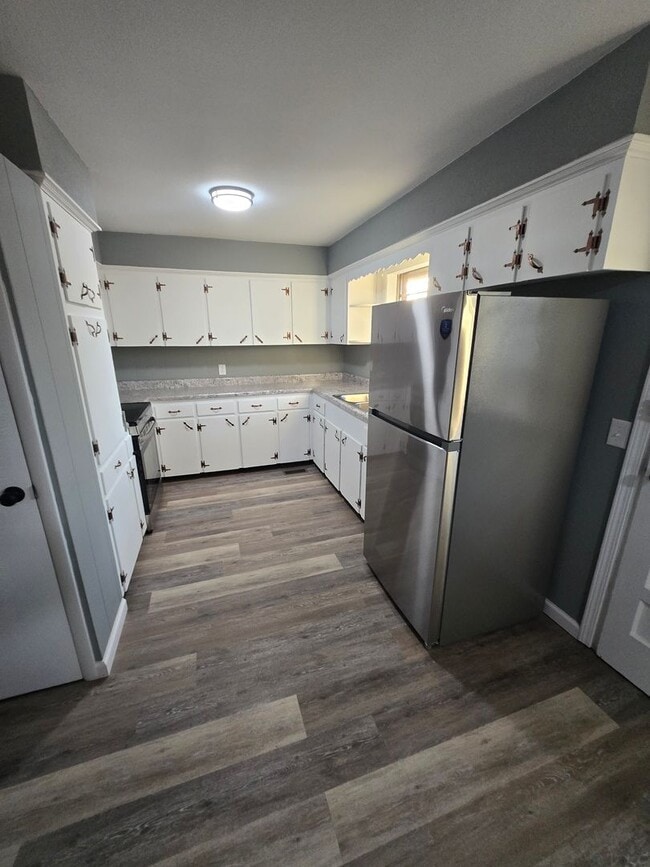 Building Photo - Charming 3-Bedroom, 2-Bathroom Brick Home for Rent