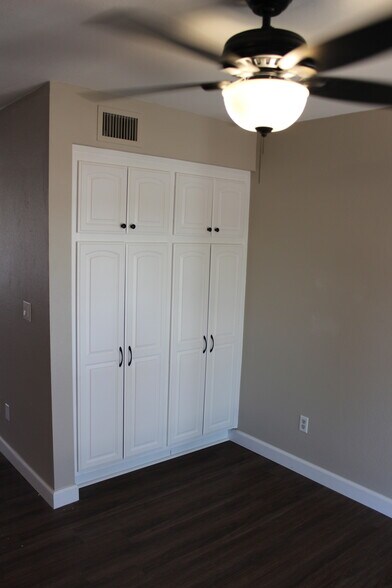 Kitchen Nook with Built In - 819 E Fountain St