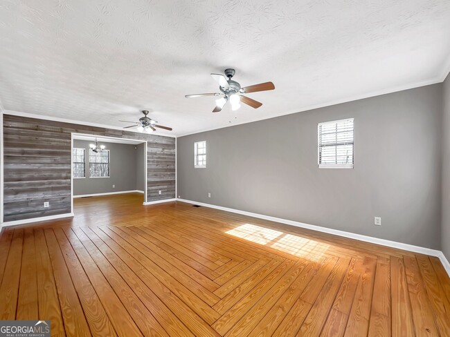 Building Photo - 410 Invector Ct