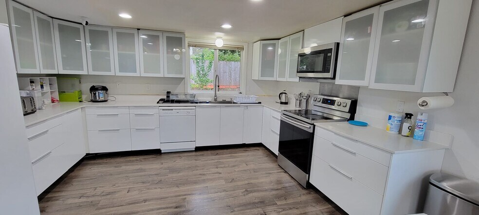 Building Photo - 8029 240th St SW