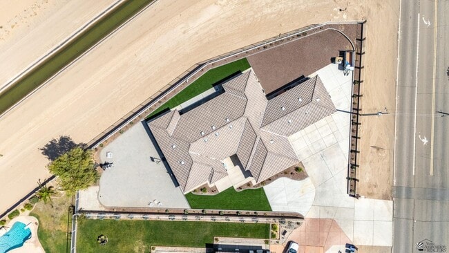 Building Photo - 2070 Araby Rd