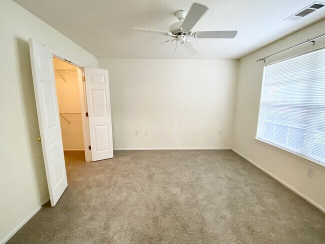 Building Photo - First Floor Living! One Bedroom Apartment in The Reserve at Woodbridge
