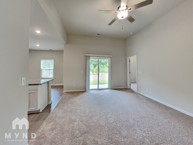 Building Photo - 155 Royal Mdw Dr