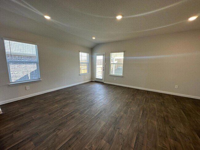 Building Photo - 113 Briggs Ln