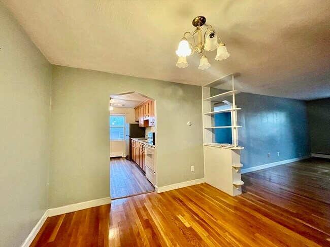 Building Photo - 39 Montvale Ave