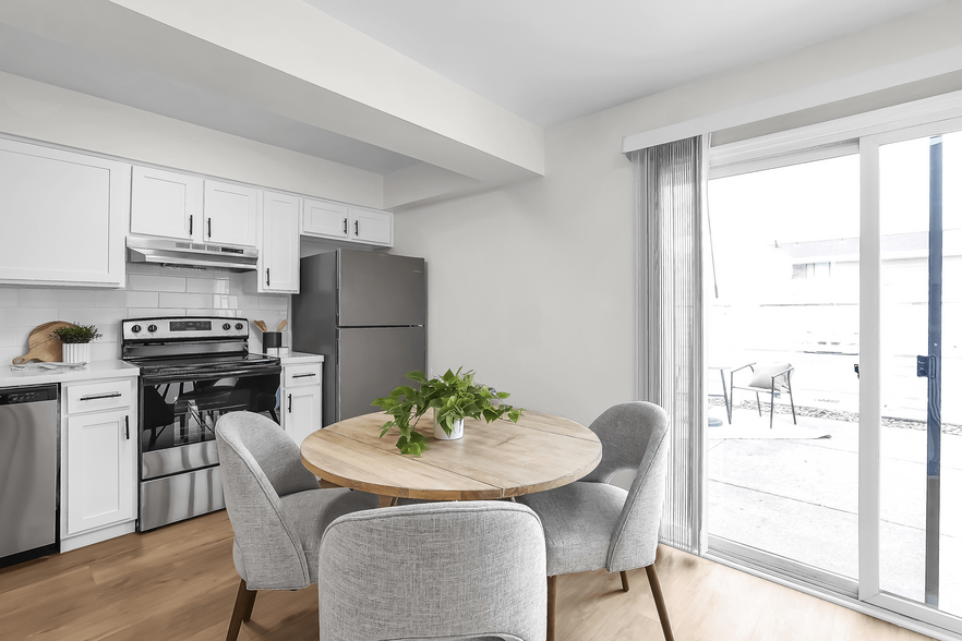 Building Photo - Sussex Square Apartments