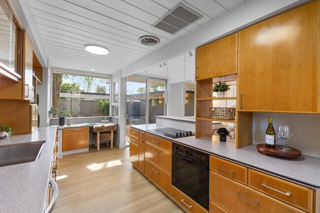 Building Photo - 729 Stendhal Ln