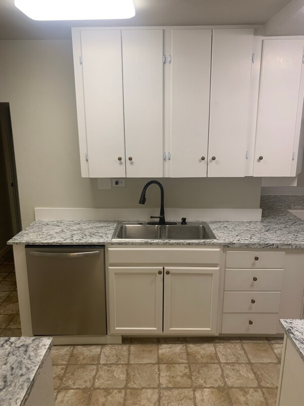 Building Photo - 205 Stull Ct