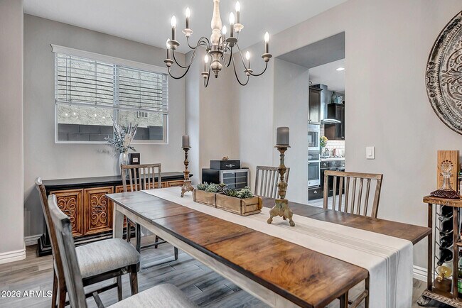 Building Photo - 517 E Balao Dr